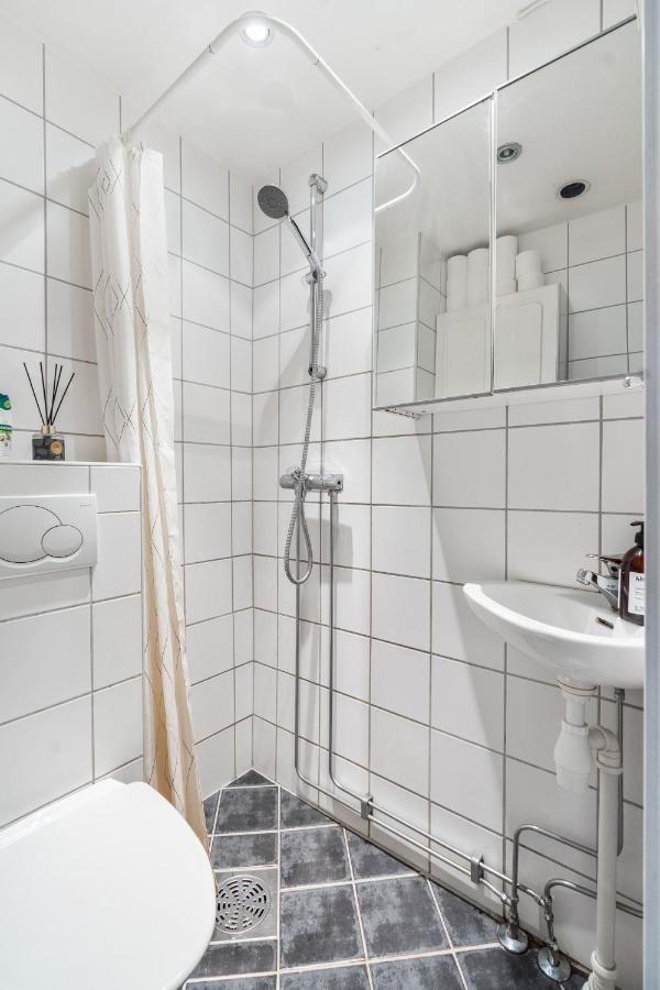 Small And Cheap - 6 Ppl - Super Central - Balcony Oslo Bagian luar foto